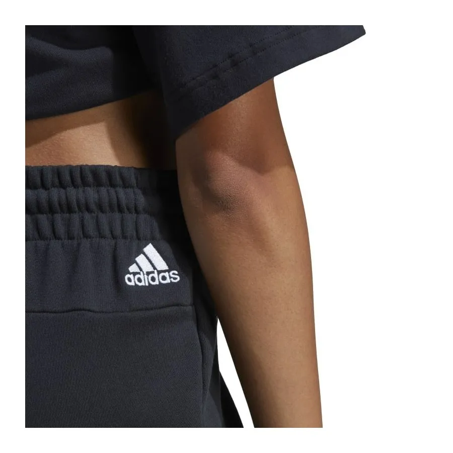 ADIDAS Pantalón Corto Mujer W LIN FT SHO IC4442