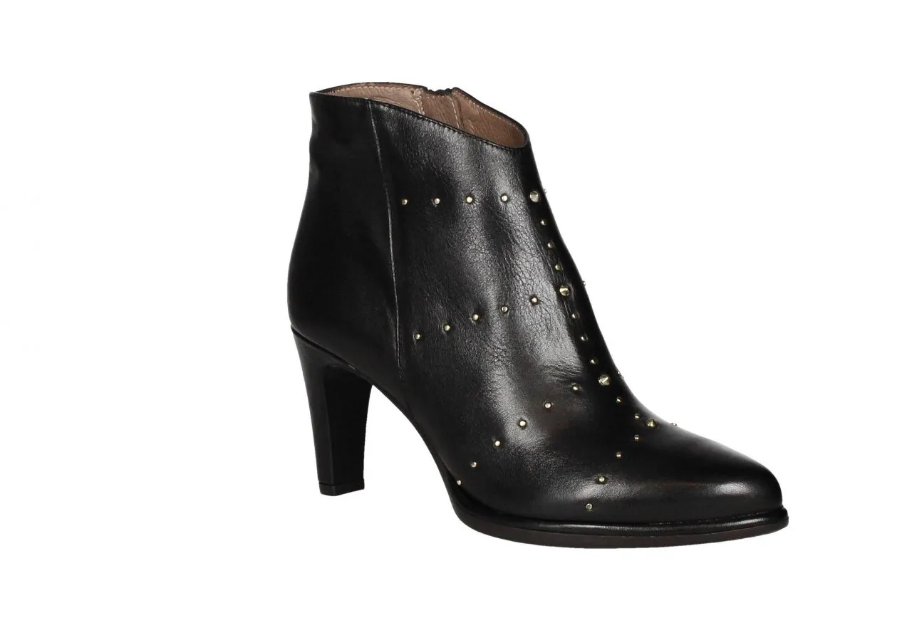 Botin Piel Negro Lineas Tachas y Cremallera