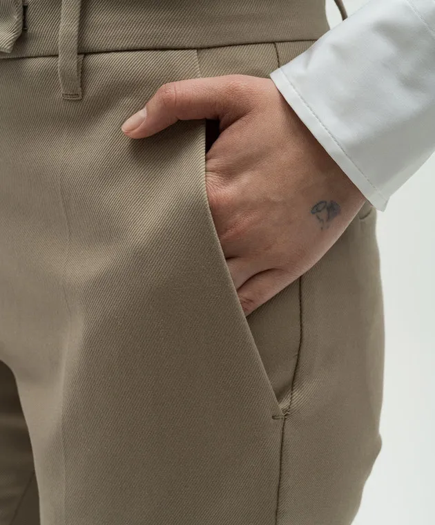 Brunello Cucinelli Beige pants with monil chain