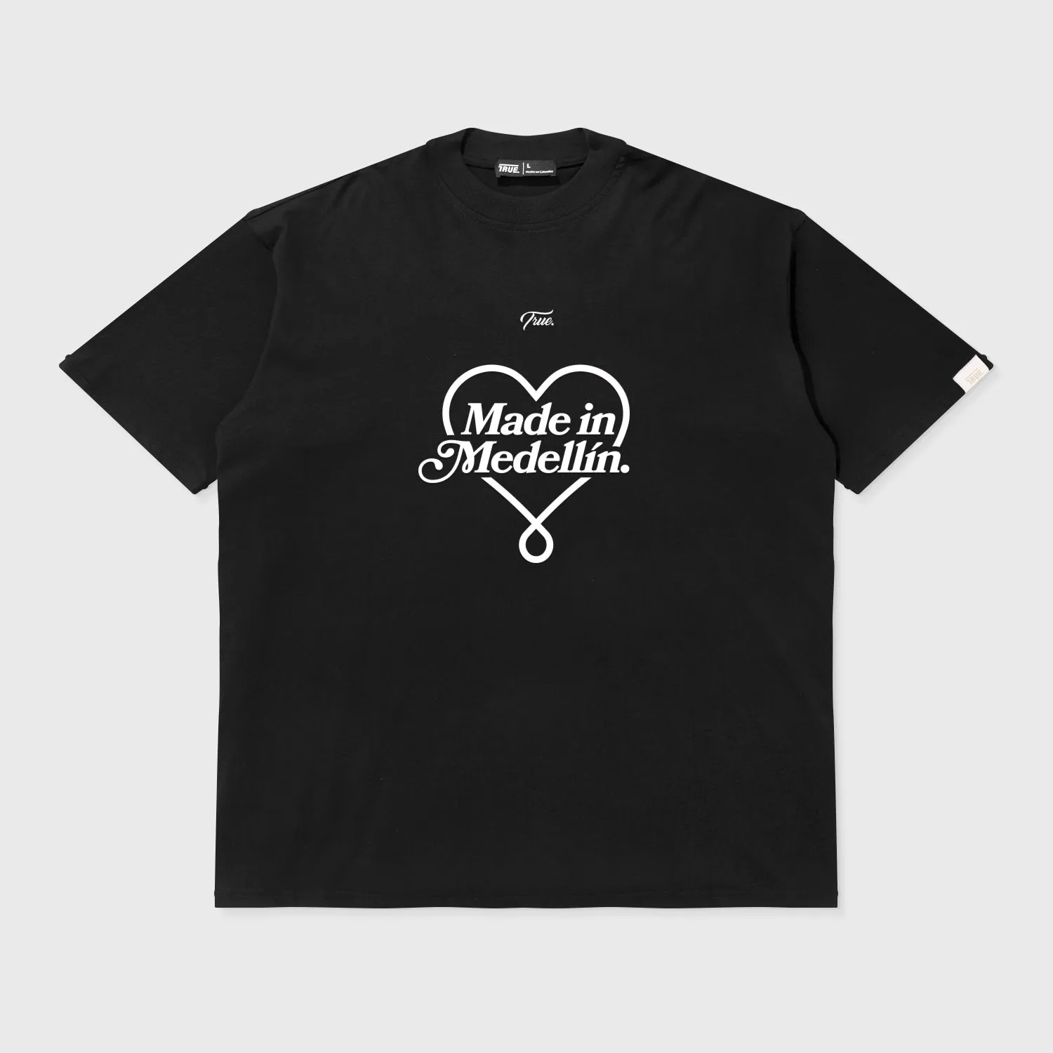 CAMISETA OVERSIZED MEDELLíN  NEGRA