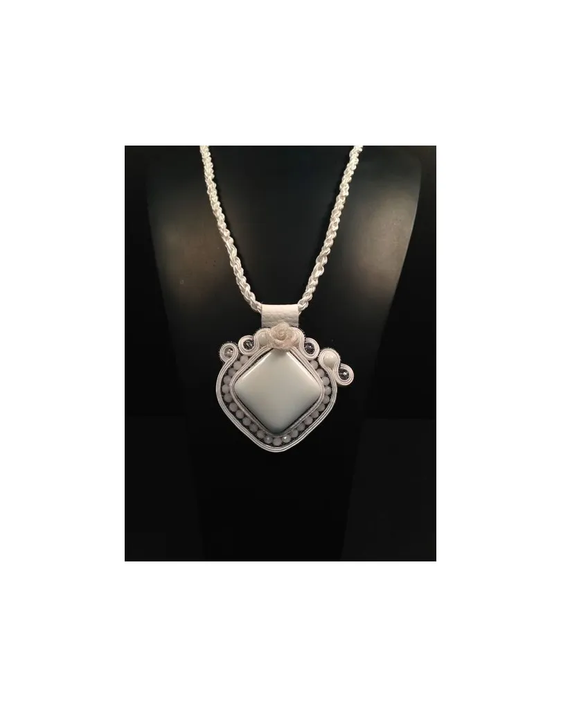COLGANTE DE BISUTERIA SOUTACHE,BLANCO