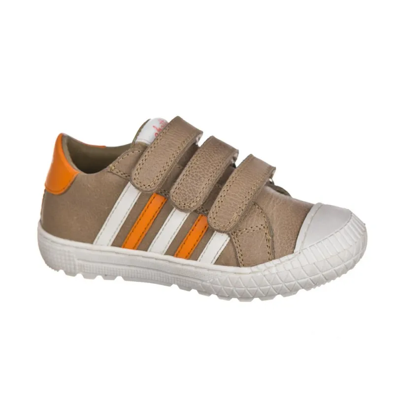 DEPORTIVO CASUAL EN PIEL  TRES VELCROS