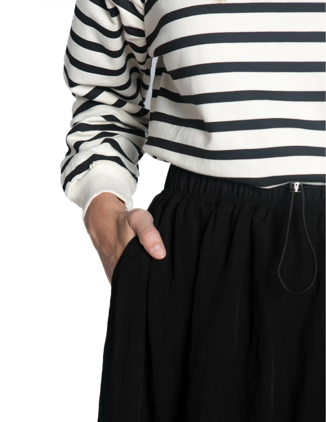 FALDA MIDI NEGRA TEJIDO TECNICO COMPAÑIA FANTASTICA
