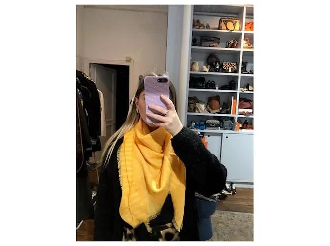 FENDI Bufandas T.  Lana Amarillo 