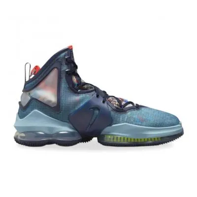 Nike LeBron 19