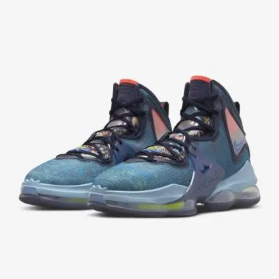 Nike LeBron 19