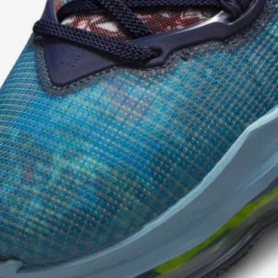 Nike LeBron 19