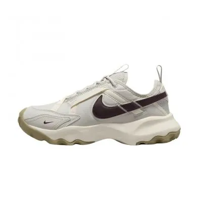 Nike TC 7900