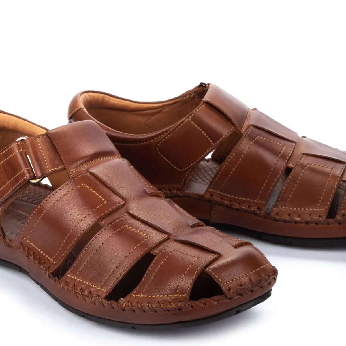 Sandalia de hombre Tarifa Pikolinos semicerrada cuero y negro Pk5433