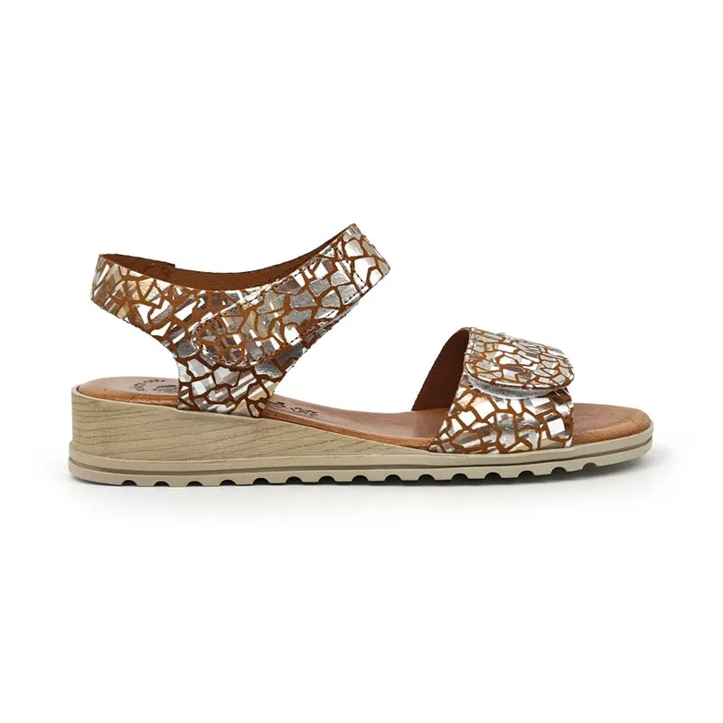 Sandalias Cuña Baja Mujer Piel Plantilla Acolchada Velcro 132 Cuero, de Amelie