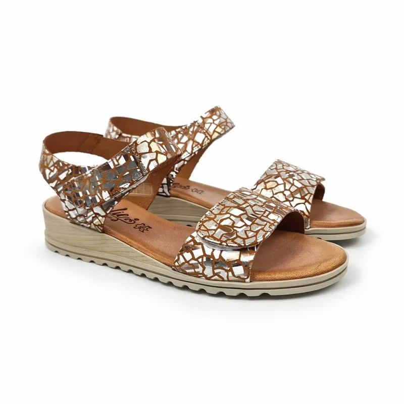 Sandalias Cuña Baja Mujer Piel Plantilla Acolchada Velcro 132 Cuero, de Amelie