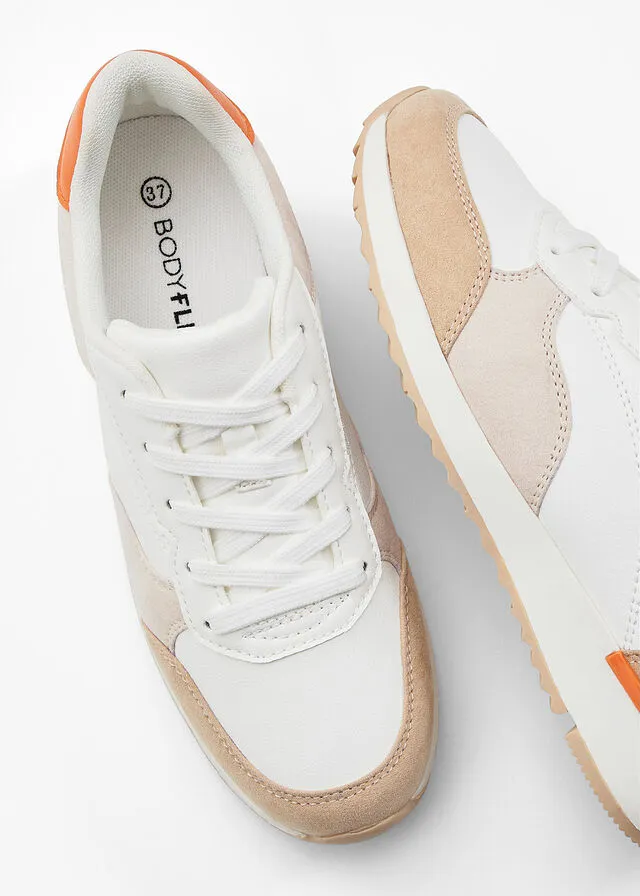 SNEAKERS BAJOS BLANCOBEIGENARANJA CLARO