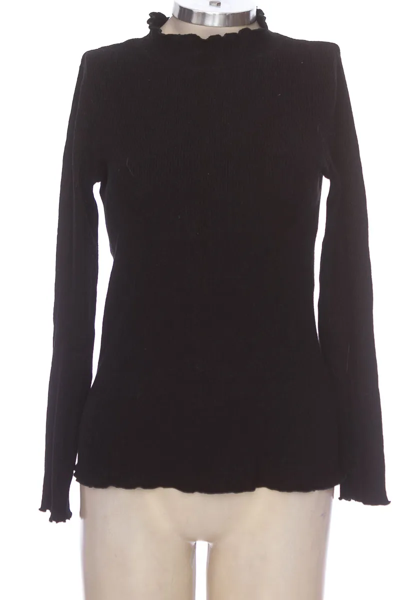 SWEATER COLOR NEGRO  UNIVERSITY CLUB