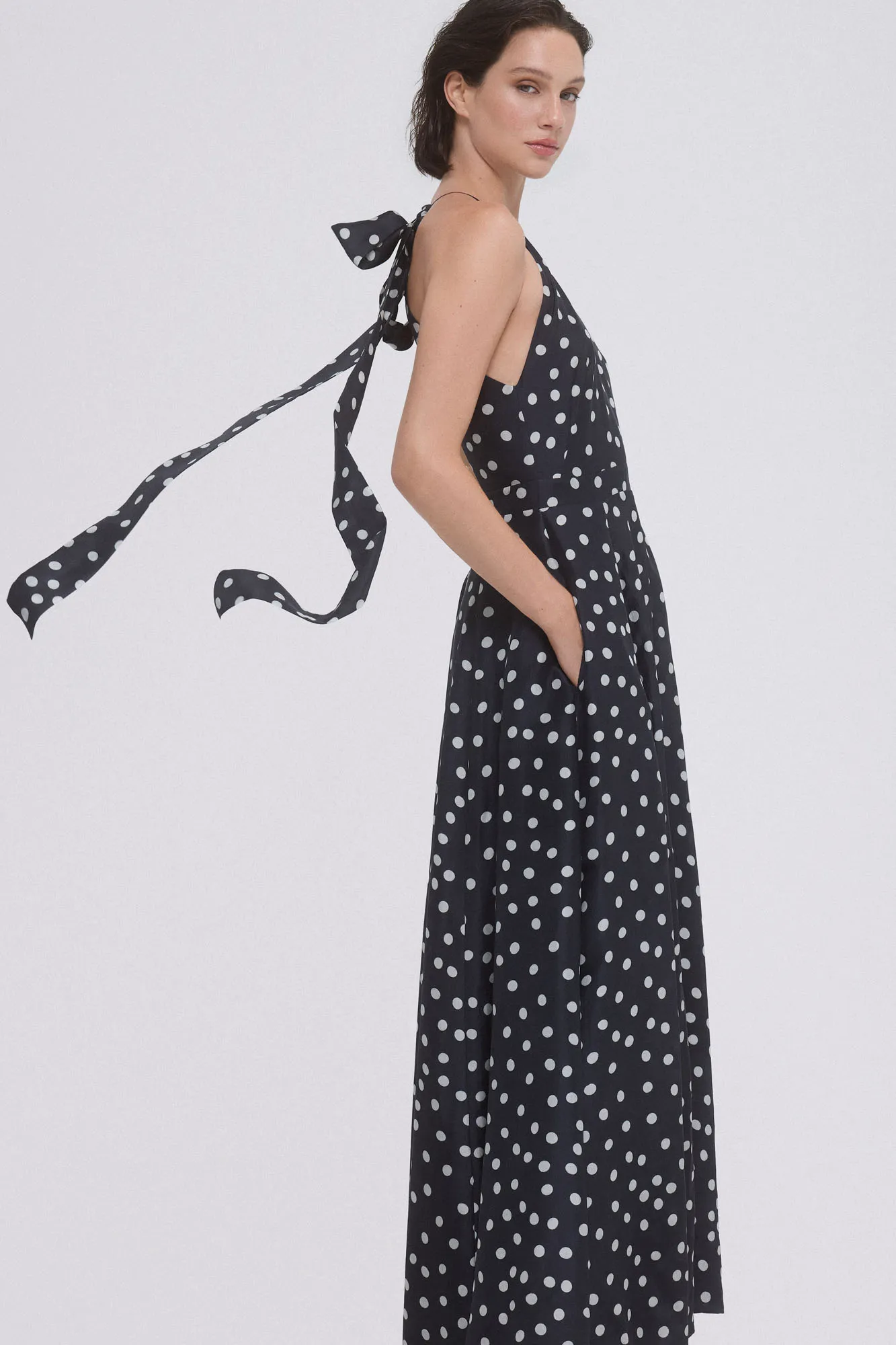 TFP by Tamara Falcó Vestido halter lunares