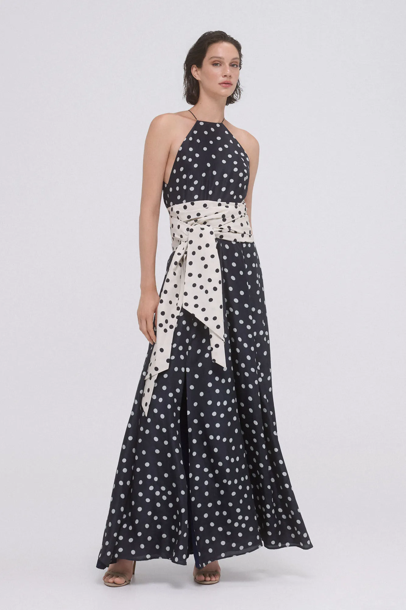 TFP by Tamara Falcó Vestido halter lunares
