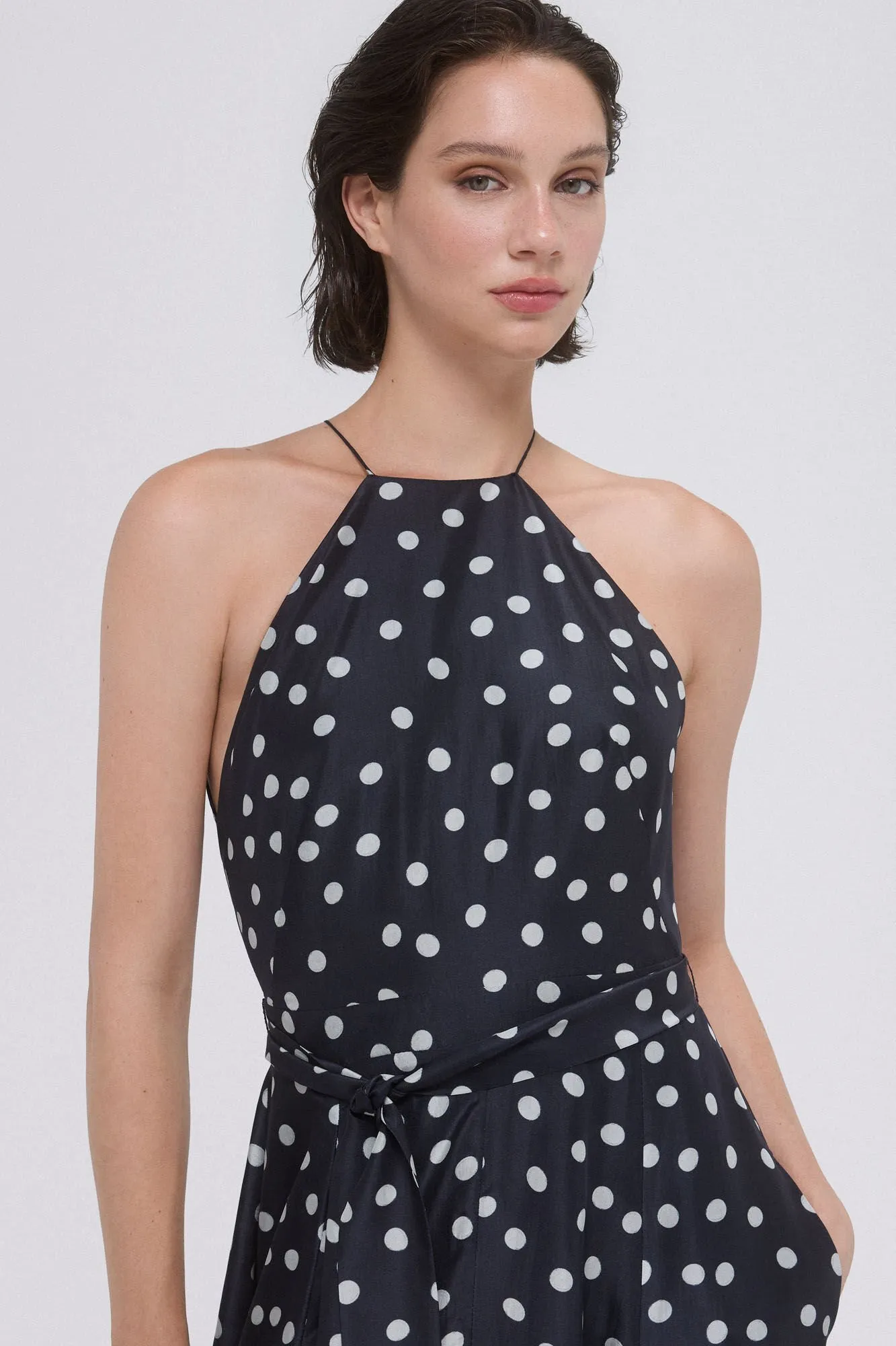 TFP by Tamara Falcó Vestido halter lunares