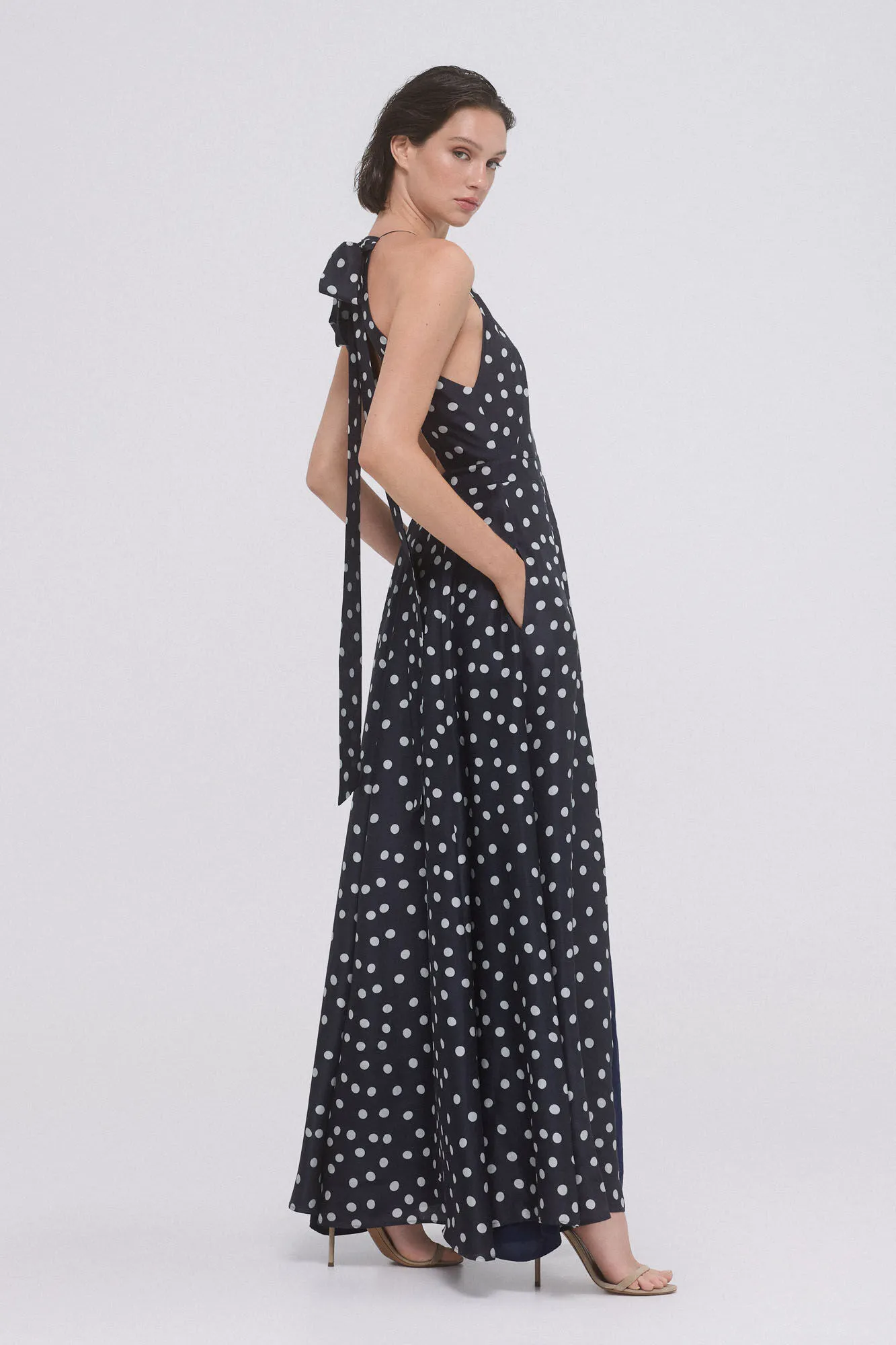 TFP by Tamara Falcó Vestido halter lunares