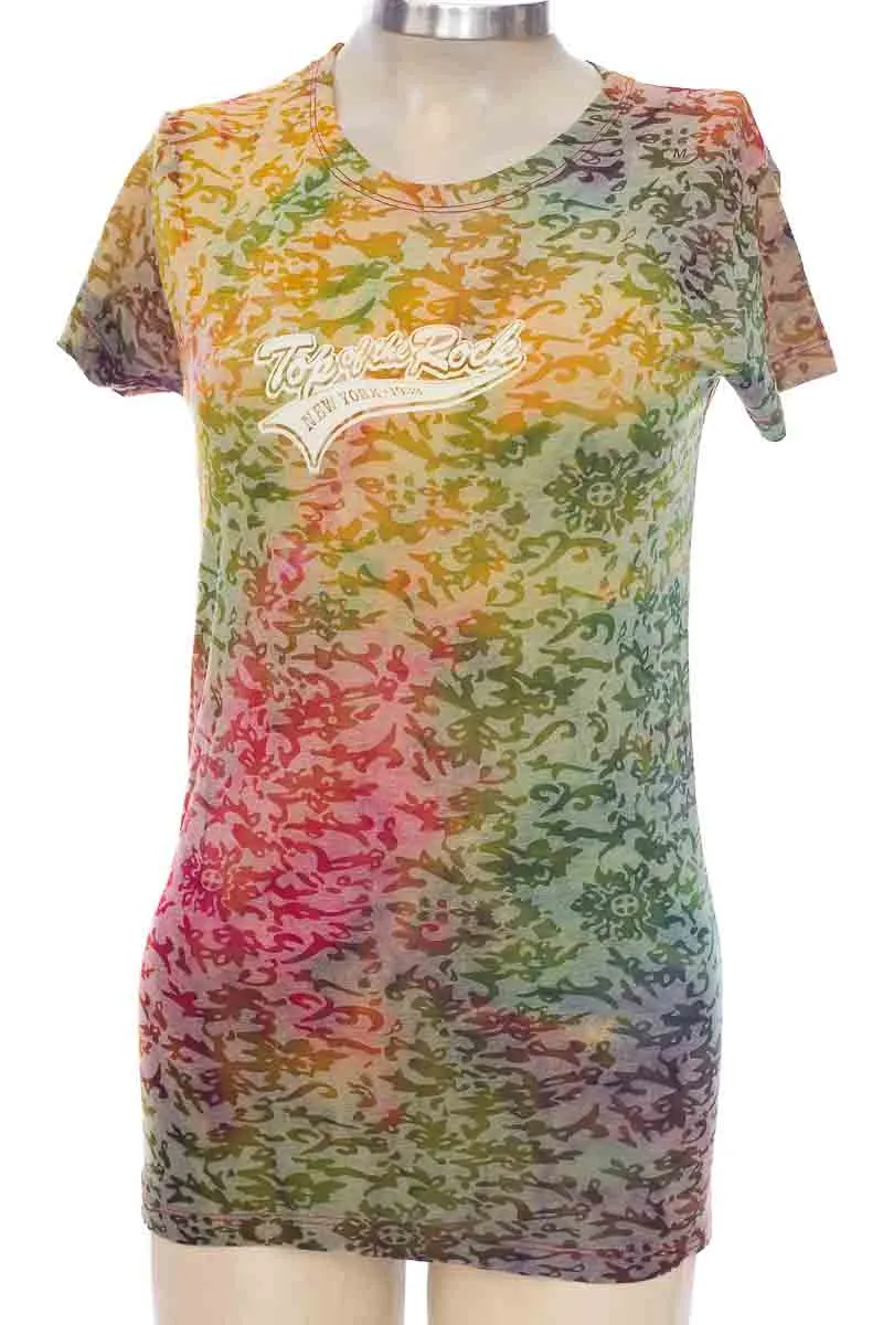 TOP / CAMISETA COLOR ESTAMPADO  TOP OF THE ROCK