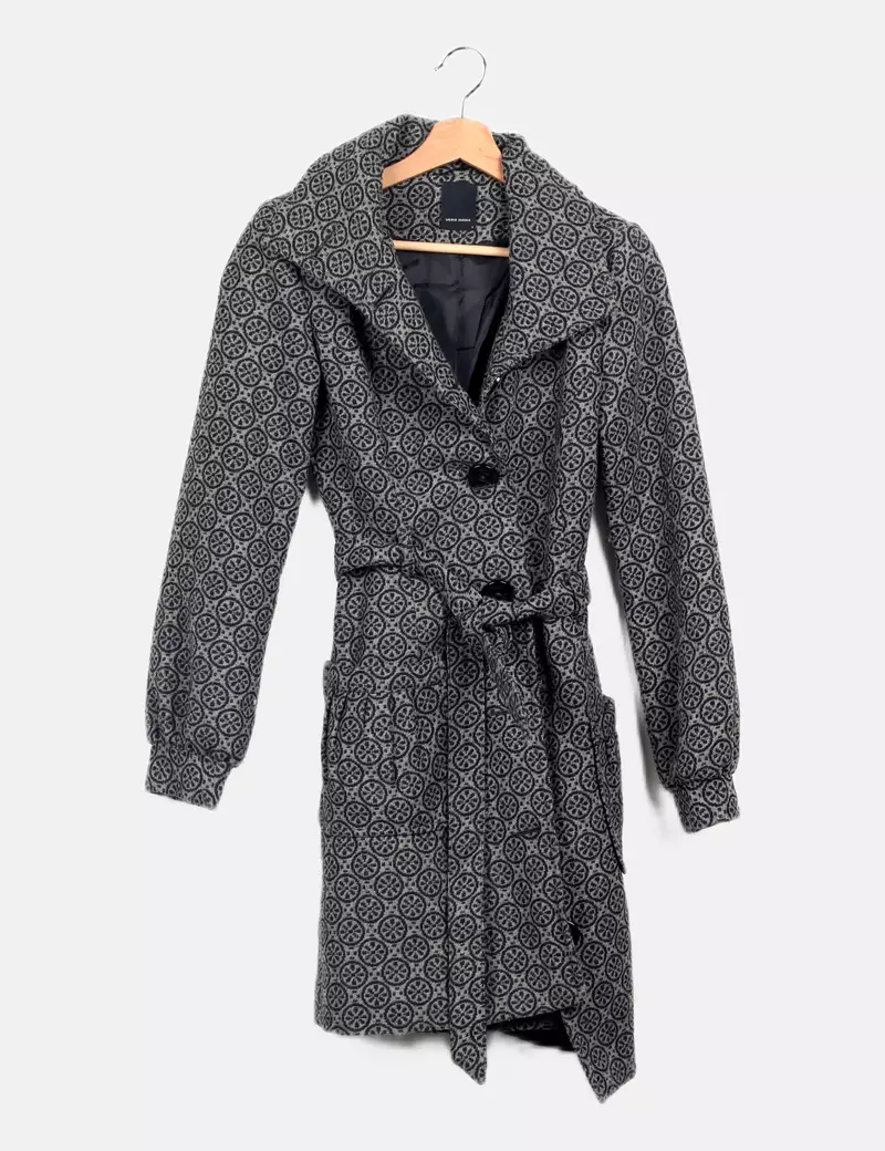 Vero Moda Abrigo gris estampado