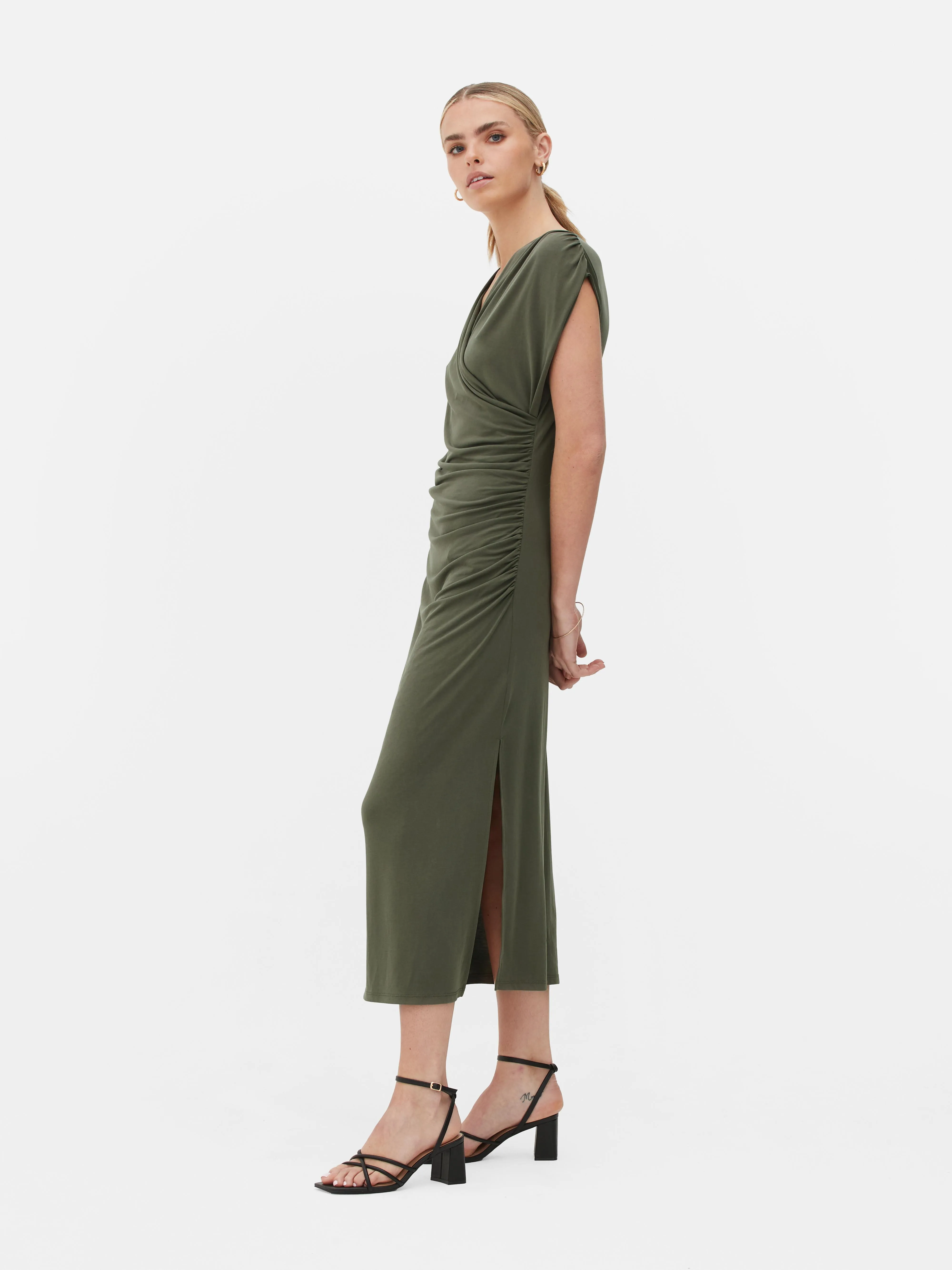 Vestido de punto drapeado de The Edit