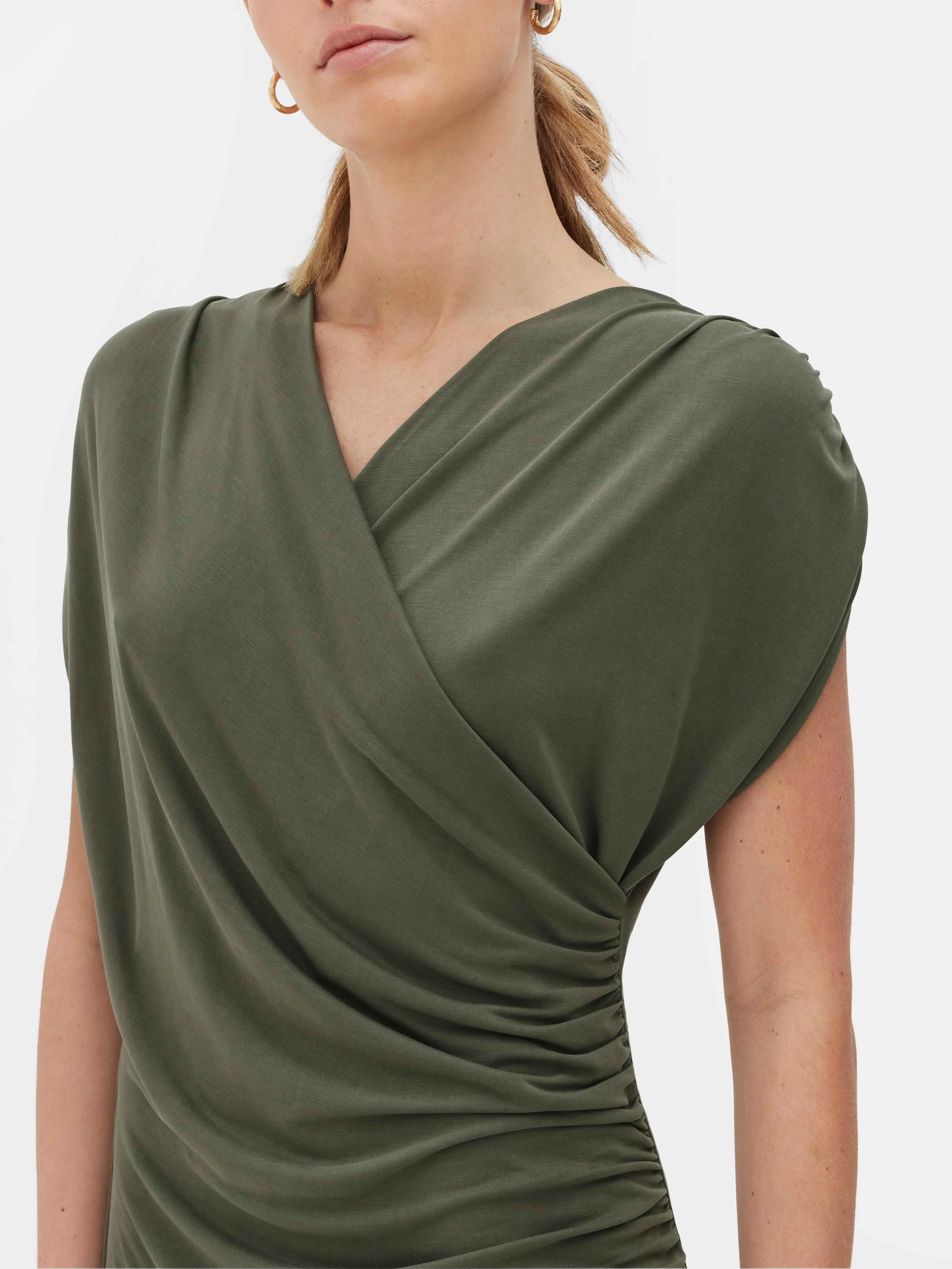 Vestido de punto drapeado de The Edit