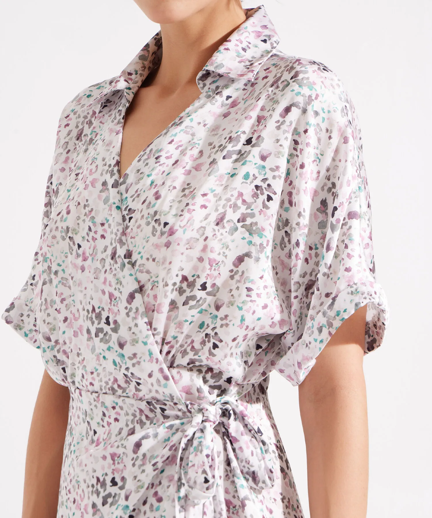 VESTIDO ESTAMPADO EN SAT&IACUTE;N